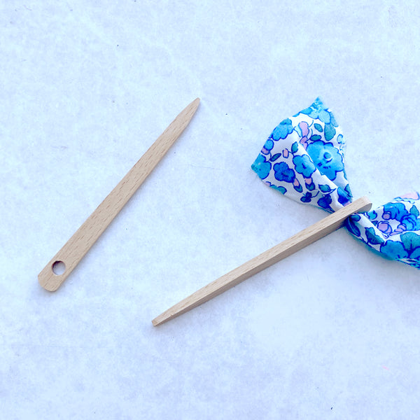 Toothbrush Rug Needle for Amish Knot Rag Rugs - Nälbinding Tool