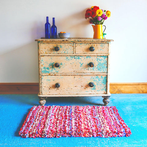 Ragged Life Rag Rug Hessian Burlap (10 holes per inch weave) tied up with fabric strip