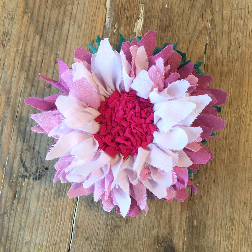 Pink Rag Rug Waterlily with Loopy and Shaggy Rag Rugging